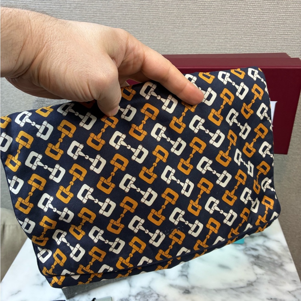 Gucci Horsebit Cotton Eye Mask & Travel Neck Pillow Set w/ Pouch & Box NWT - Picture 7 of 9